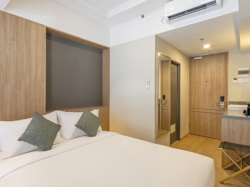 Hotel Golden Tulip Essential Pik2 Jakarta image