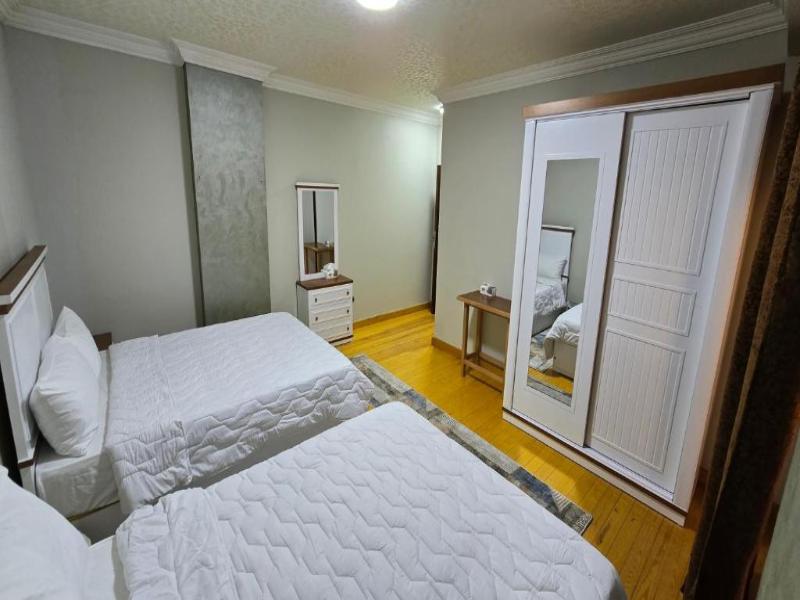 Five-Bedroom Deluxe Apartment
