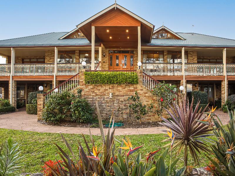 Robyn's Nest Lakeside Resort