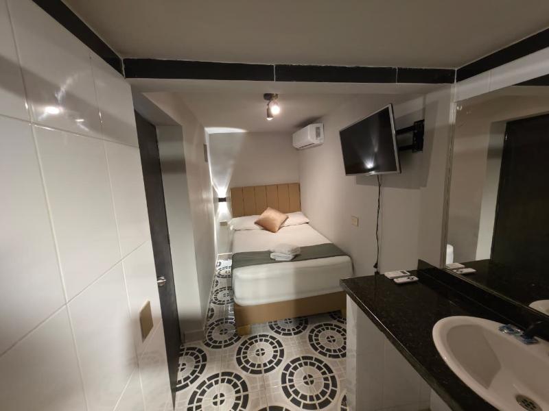 Hotel Garden Laureles image