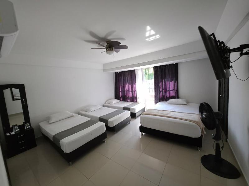 Hotel Garden Laureles image