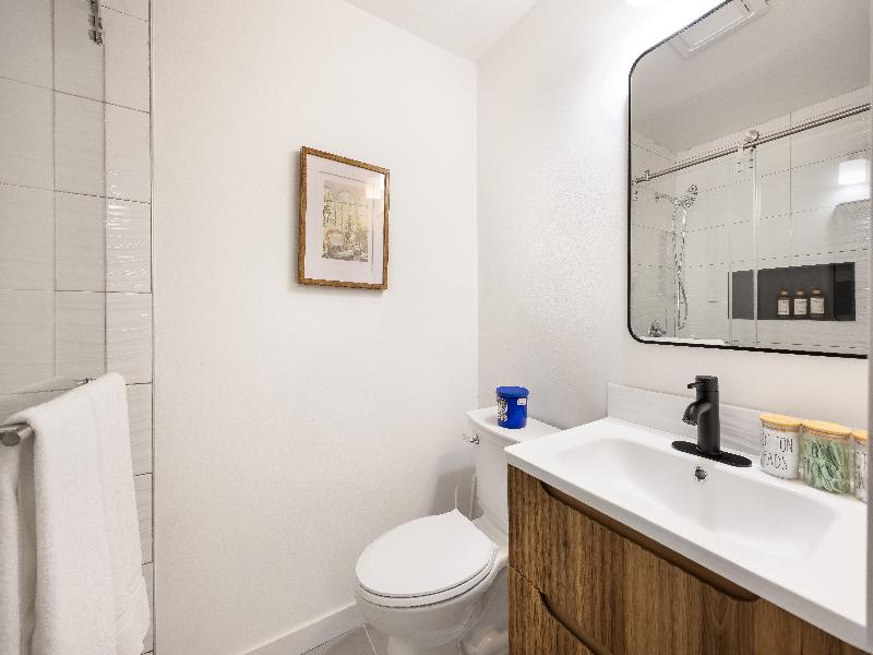 Stayoo Suites | Seattle Secret Garden image