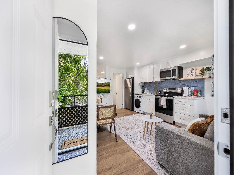Stayoo Suites | Seattle Secret Garden image