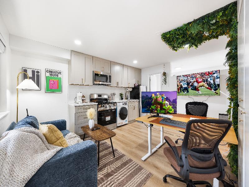 Stayoo Suites | Seattle Secret Garden image