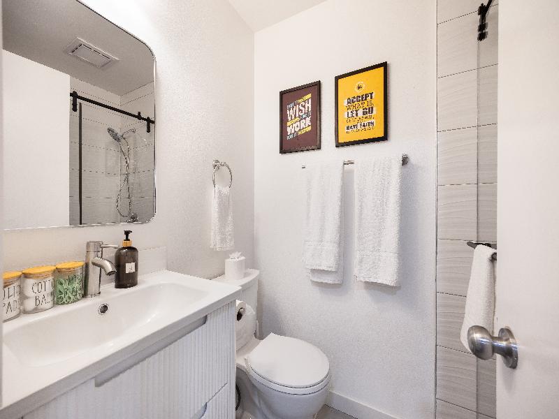 Stayoo Suites | Seattle Secret Garden image