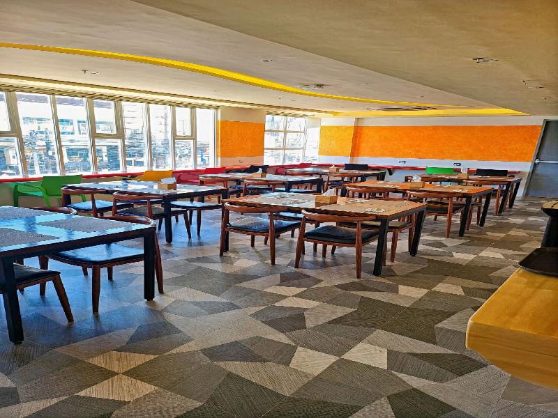 Sempre Premier Inn Mactan Airport Hotel image