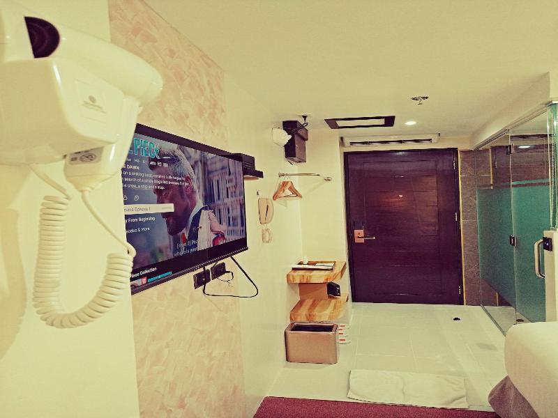 Sempre Premier Inn Mactan Airport Hotel image