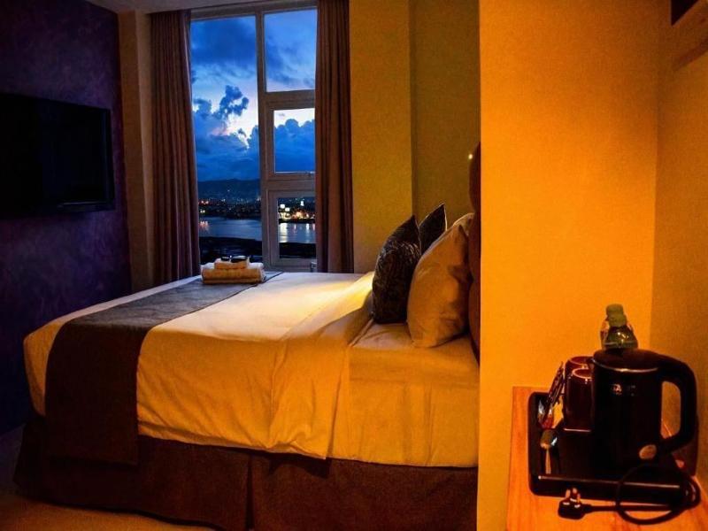 Sempre Premier Inn Mactan Airport Hotel image