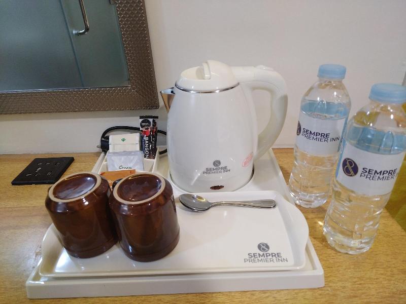Sempre Premier Inn Mactan Airport Hotel image