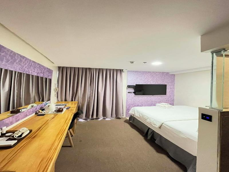 Sempre Premier Inn Mactan Airport Hotel image