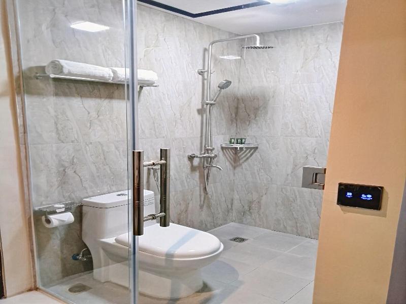 Sempre Premier Inn Mactan Airport Hotel image