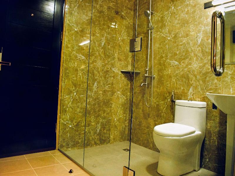 Sempre Premier Inn Mactan Airport Hotel image