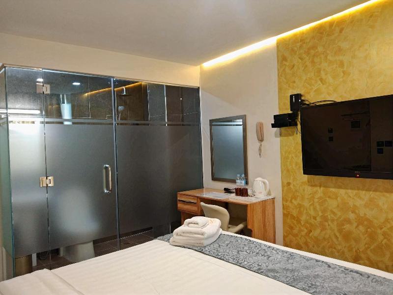 Sempre Premier Inn Mactan Airport Hotel image