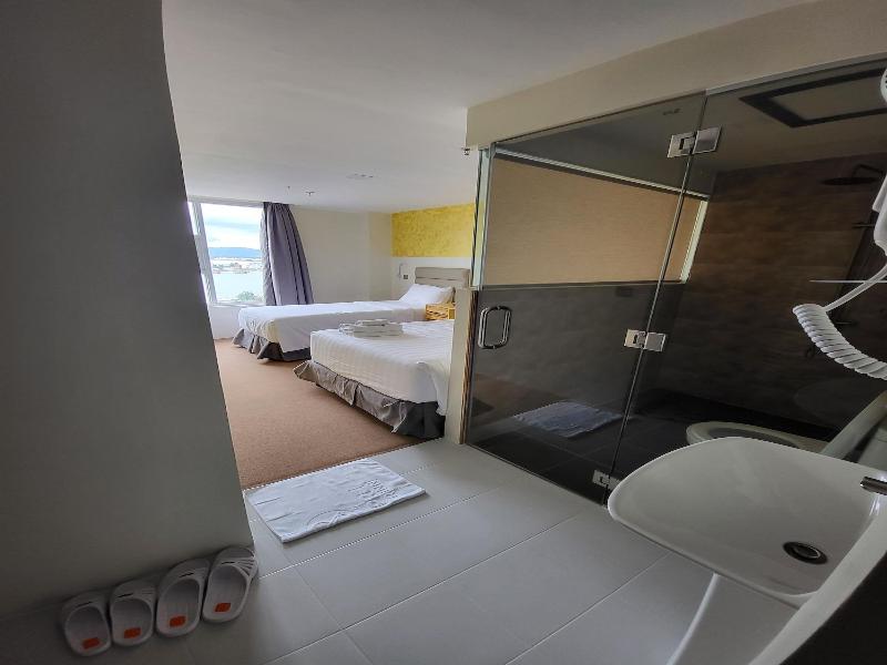 Sempre Premier Inn Mactan Airport Hotel image