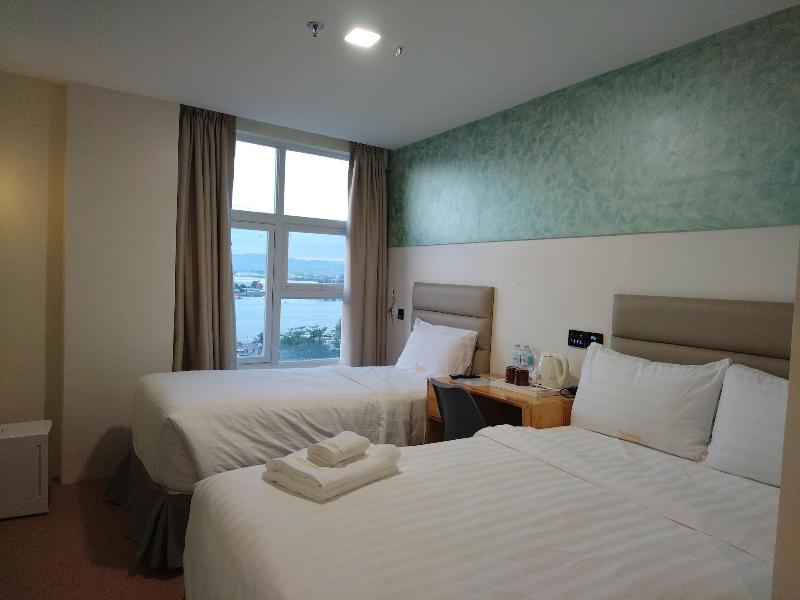 Sempre Premier Inn Mactan Airport Hotel image