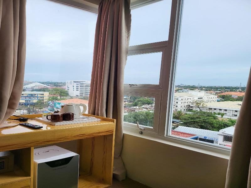 Sempre Premier Inn Mactan Airport Hotel image