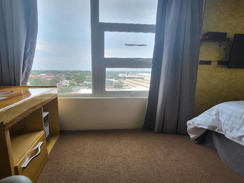 Sempre Premier Inn Mactan Airport Hotel image