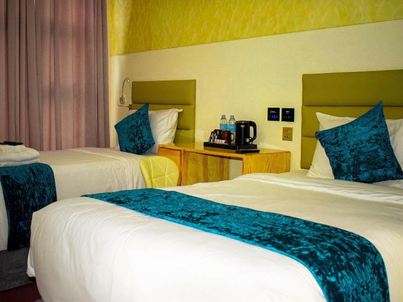 Sempre Premier Inn Mactan Airport Hotel image