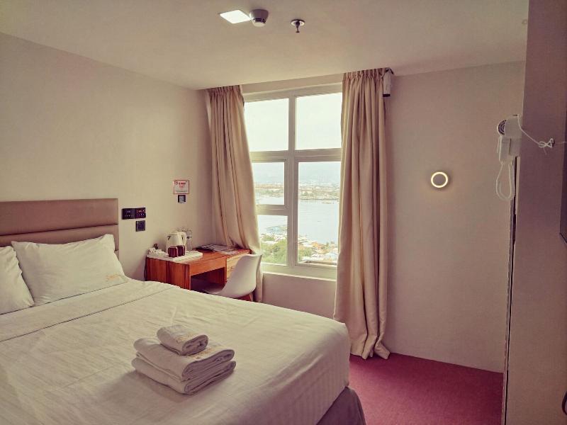 Sempre Premier Inn Mactan Airport Hotel image