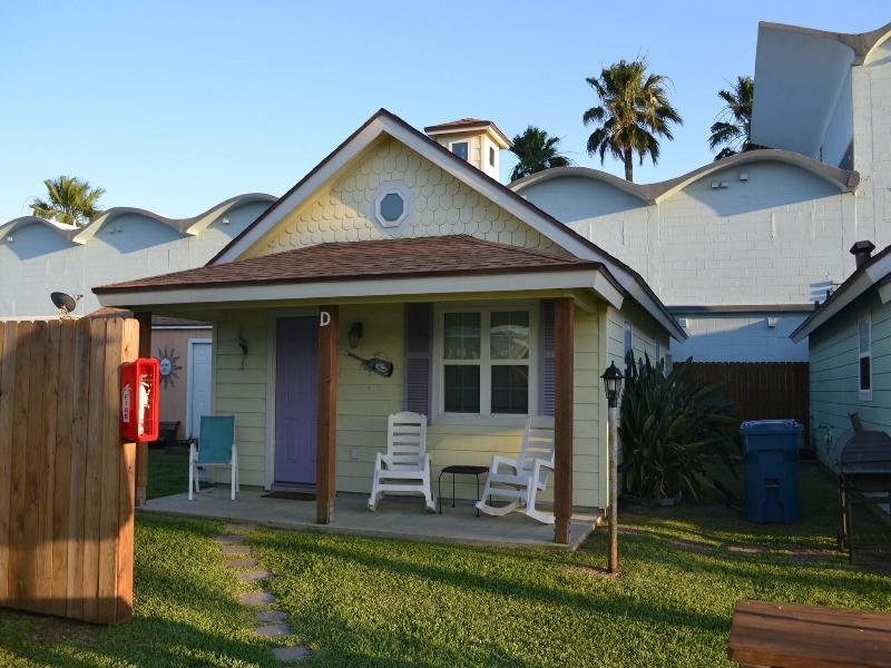 Candlelight Cottages By The Beach