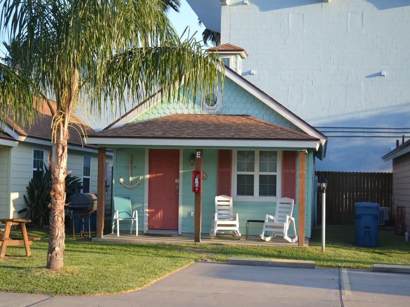 Candlelight Cottages By The Beach