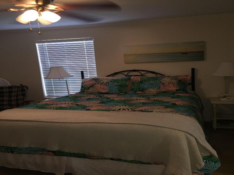 Candlelight Cottages By The Beach image