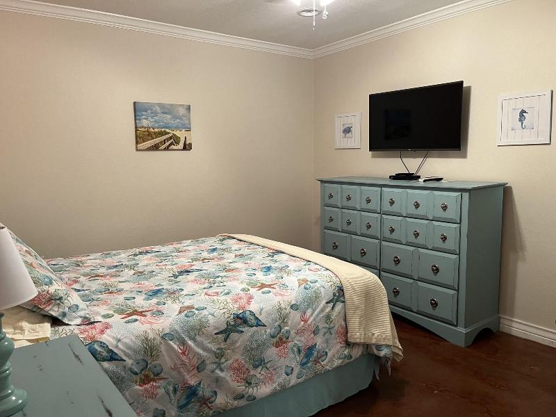 Candlelight Cottages By The Beach image