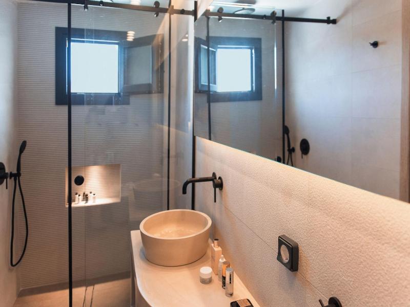 North Wind Luxury Suites image