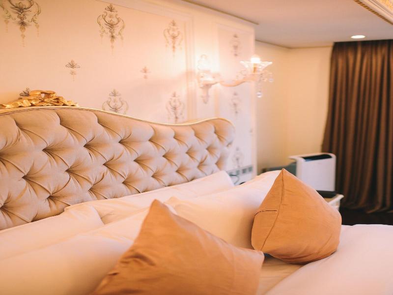 Lafaayette Luxury Suites Baguio image