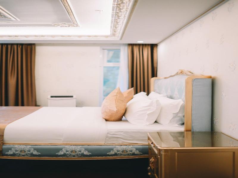 Lafaayette Luxury Suites Baguio image