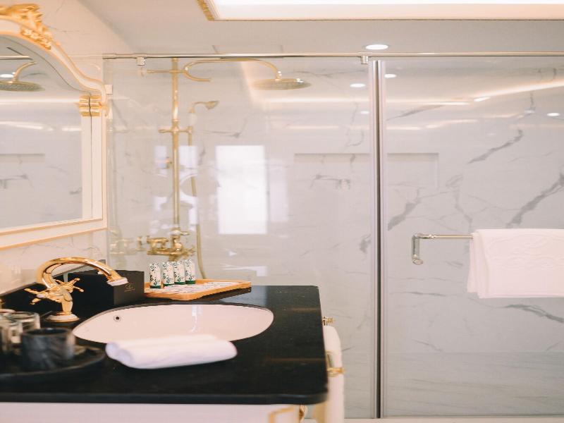 Lafaayette Luxury Suites Baguio image