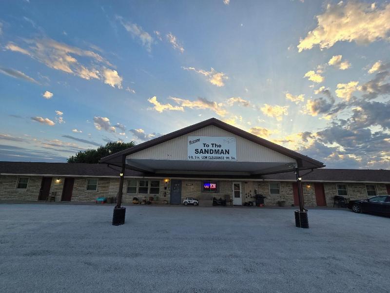 Oyo Sandman Inn