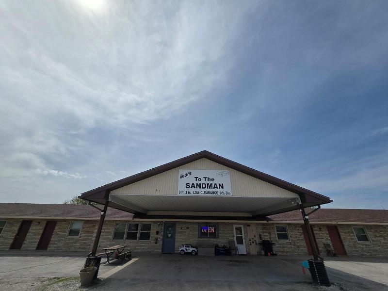 Oyo Sandman Inn