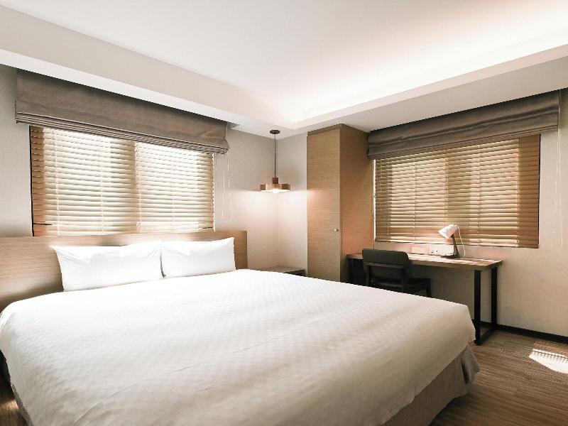 Check Inn Express Taipei Station image