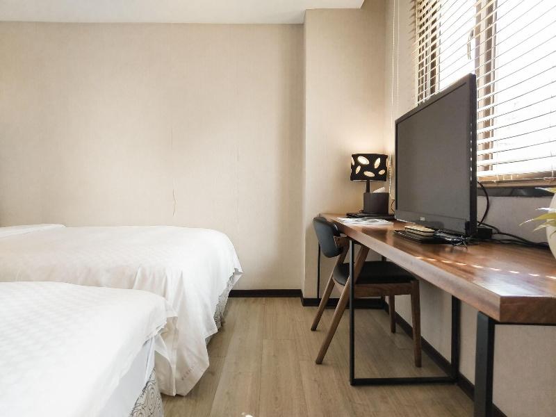Check Inn Express Taipei Station image