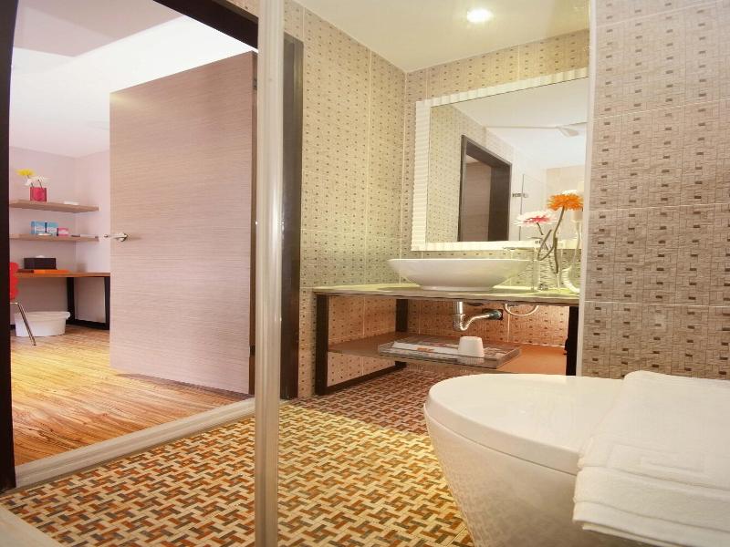 Check Inn Express Taipei Station image
