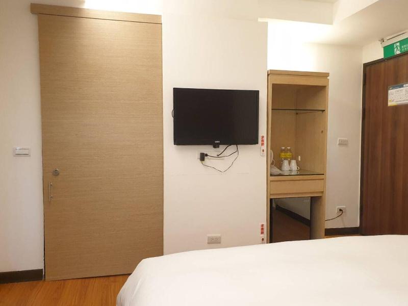 Check Inn Express Taipei Station image