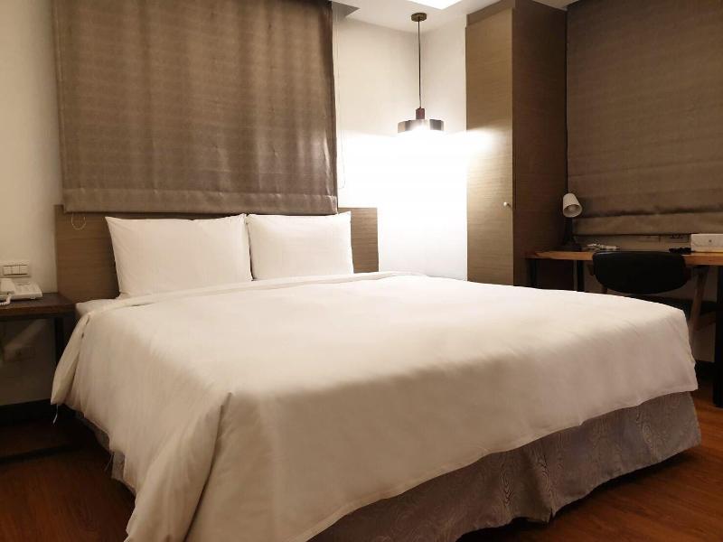 Check Inn Express Taipei Station image