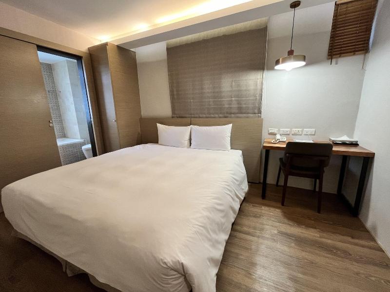 Check Inn Express Taipei Station image
