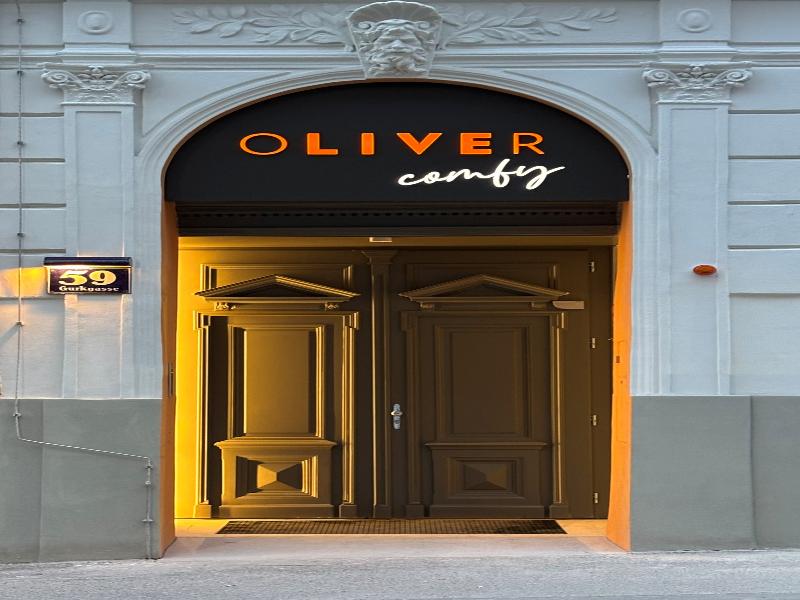 OLIVER comfy image