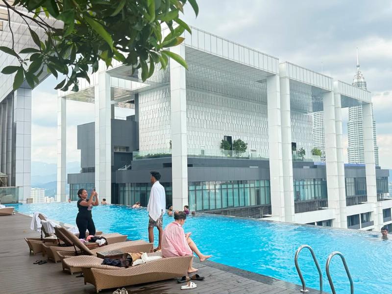 The Platinum Suites Klcc By Moonlight image