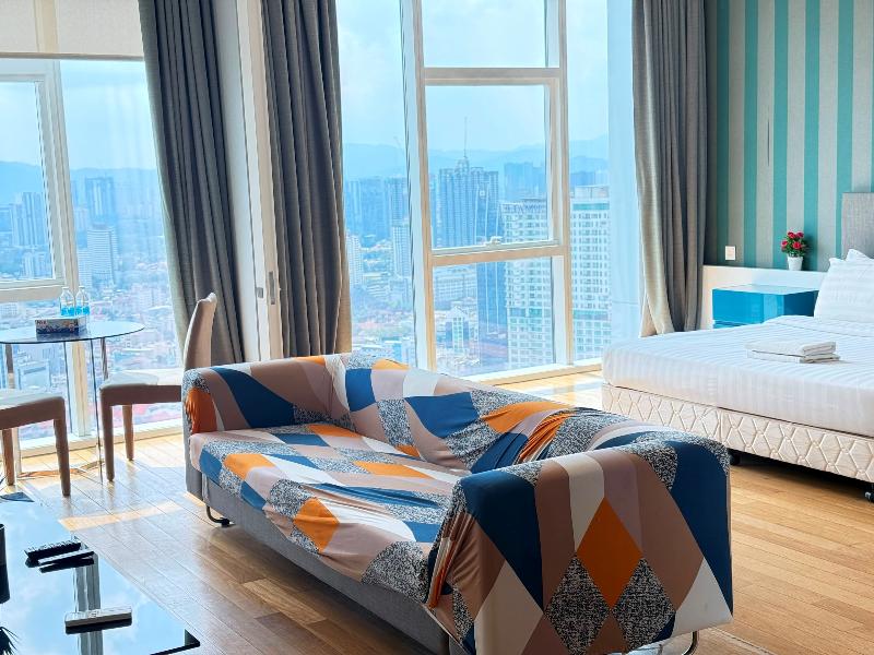 The Platinum Suites Klcc By Moonlight image