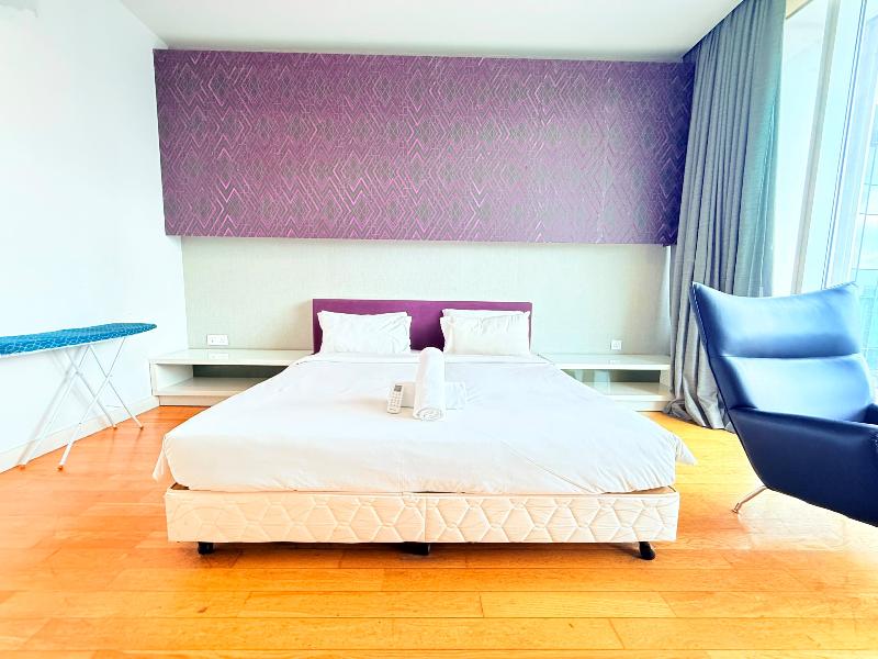 The Platinum Suites Klcc By Moonlight image