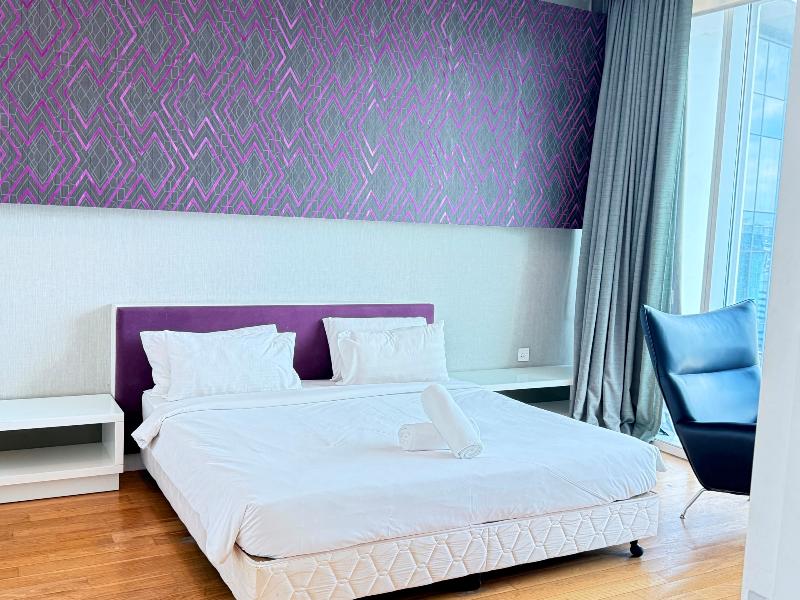 The Platinum Suites Klcc By Moonlight image