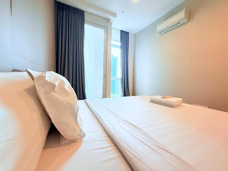 The Platinum Suites Klcc By Moonlight image