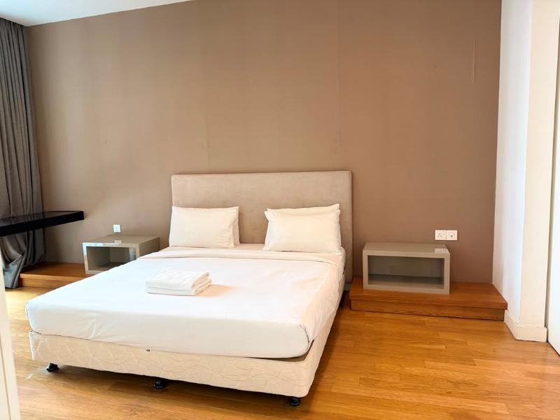 The Platinum Suites Klcc By Moonlight image
