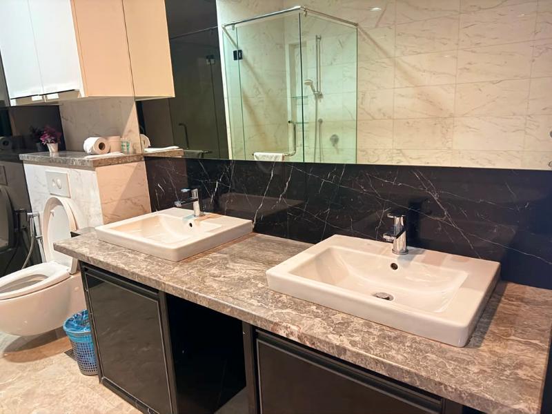 The Platinum Suites Klcc By Moonlight image