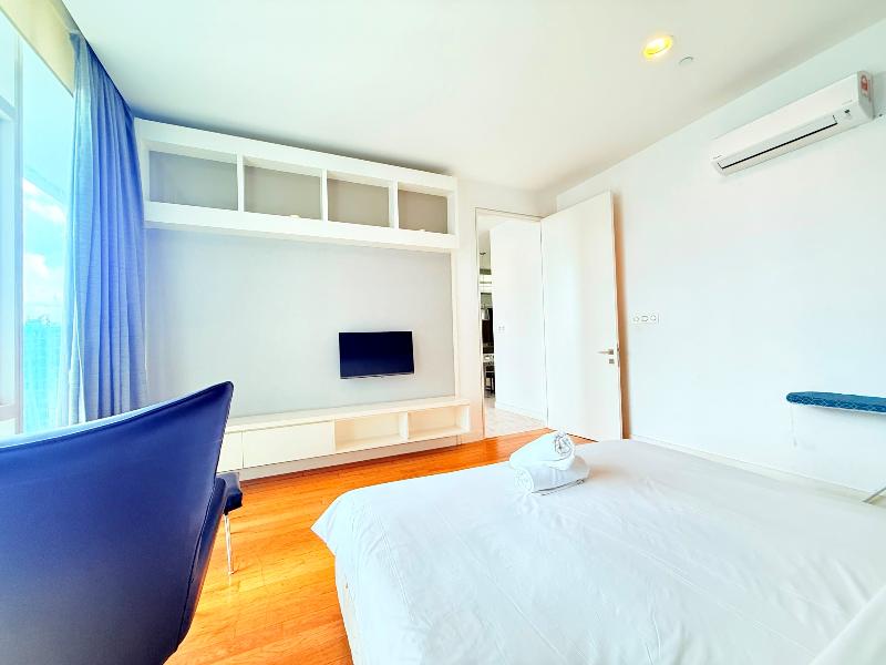 The Platinum Suites Klcc By Moonlight image