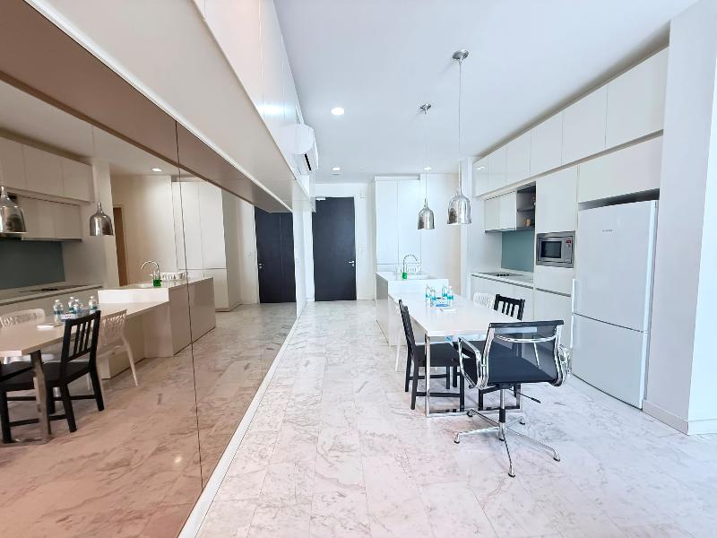 The Platinum Suites Klcc By Moonlight image