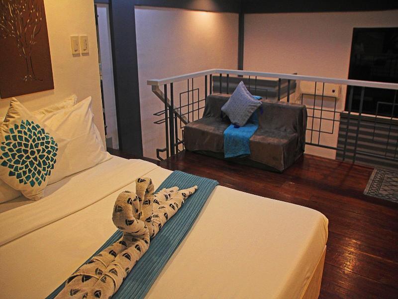 DOUBLE EXECUTIVE QUEEN BED